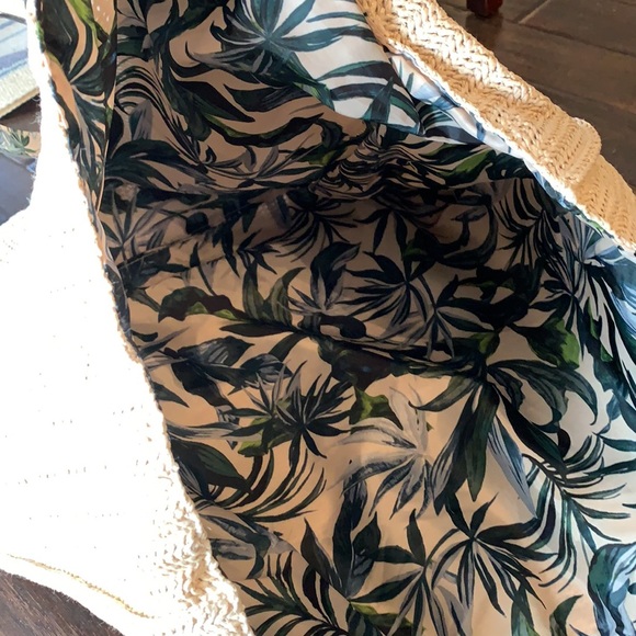 Victoria’s Secret Island Themed Large Tote Bag - Picture 7 of 7